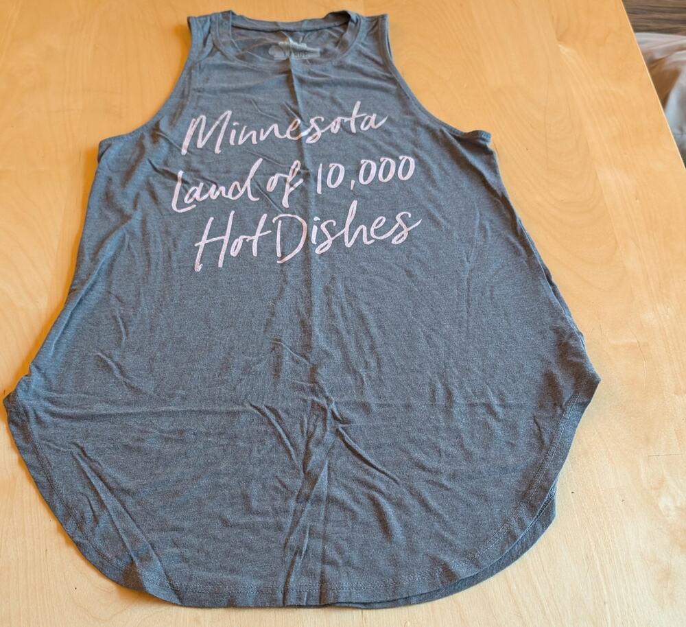 🧨Women's Large MN Tank